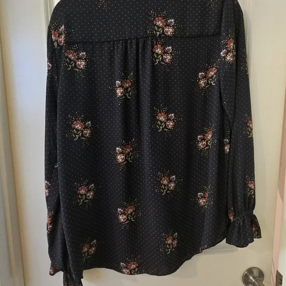 T Tahari Navy Floral Polka Dot Button-Down Blouse - Picture 6 of 6